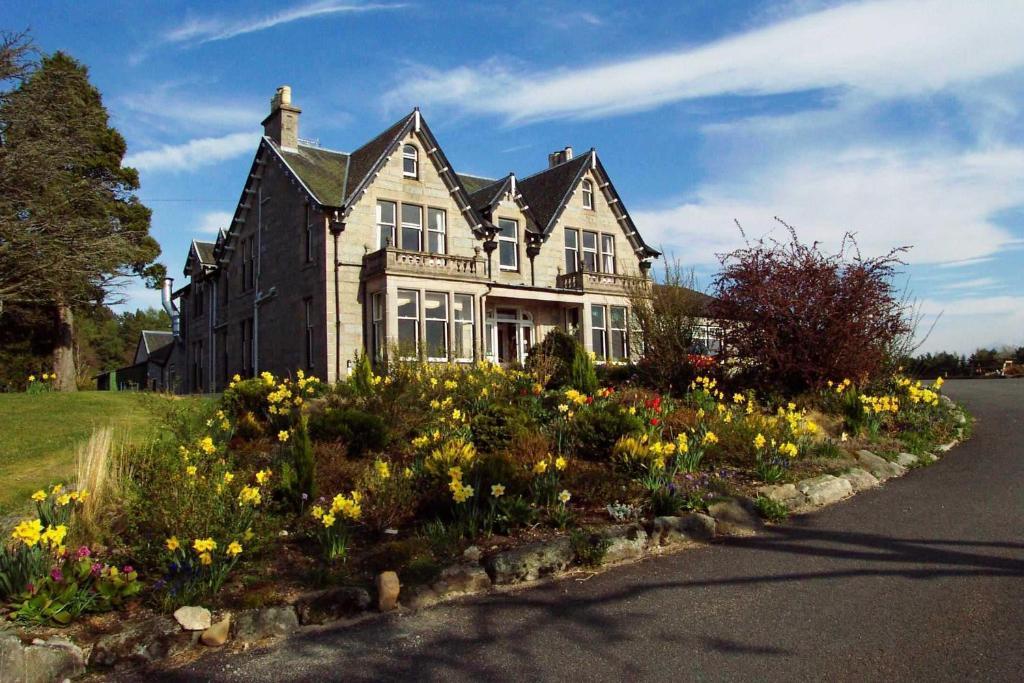 The Mountview Hotel Nethy Bridge Buitenkant foto